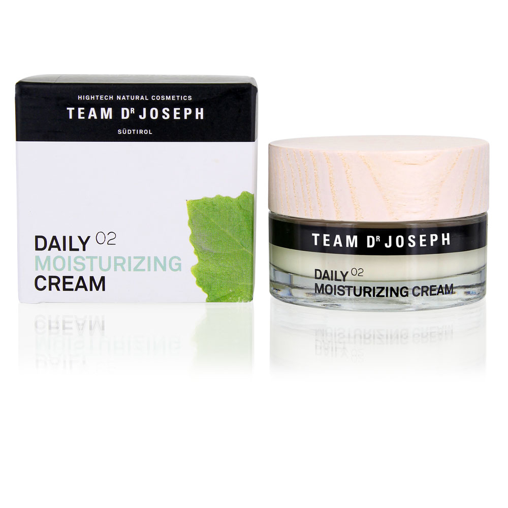 Team Dr Joseph - Daily Moisturizing Cream