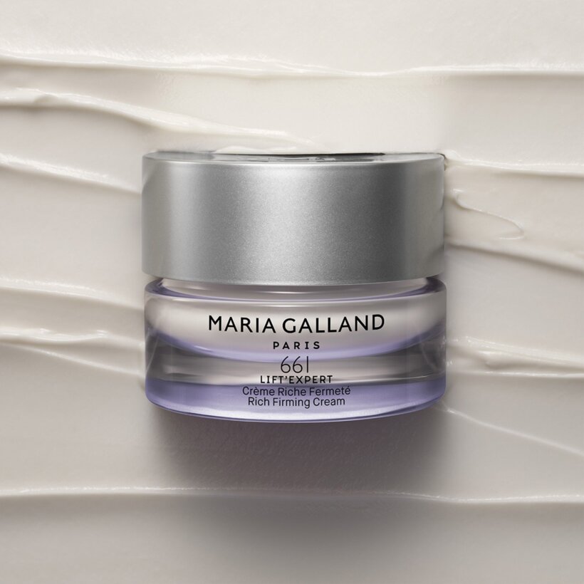 Maria Galland 661 Lift’Expert Rich Firming Cream – Tiegel auf Creme-Textur Maria Galland 661 Lift’Expert Rich Firming Cream – Tiegel auf Creme-Textur